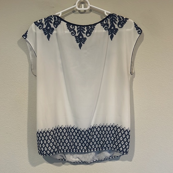 Max Studios Shirt - Picture 3 of 3